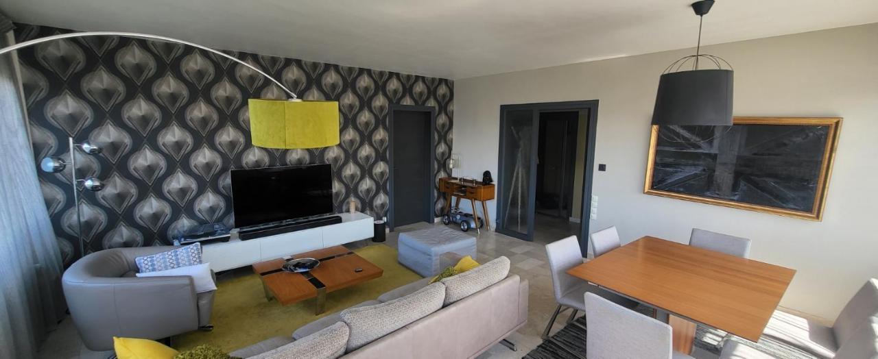 Appartement Lumineux De 90 M2 Situe En Centre Ville Annecy Exterior foto
