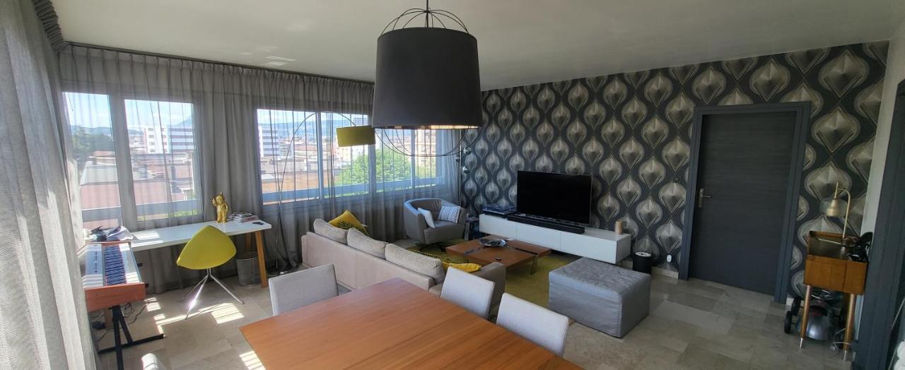 Appartement Lumineux De 90 M2 Situe En Centre Ville Annecy Exterior foto